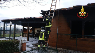 Jesi - Incendio in una struttura ricreativa: danni ma nessun ferito